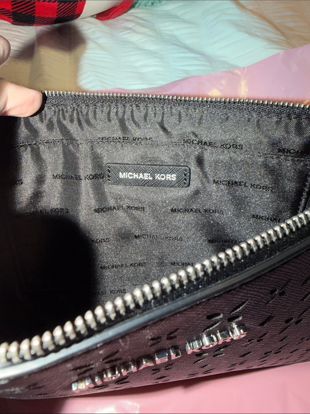 Michael Kors Black Laser-Cut Floral Wristlet Clutch jet set large - Picture 9 of 9